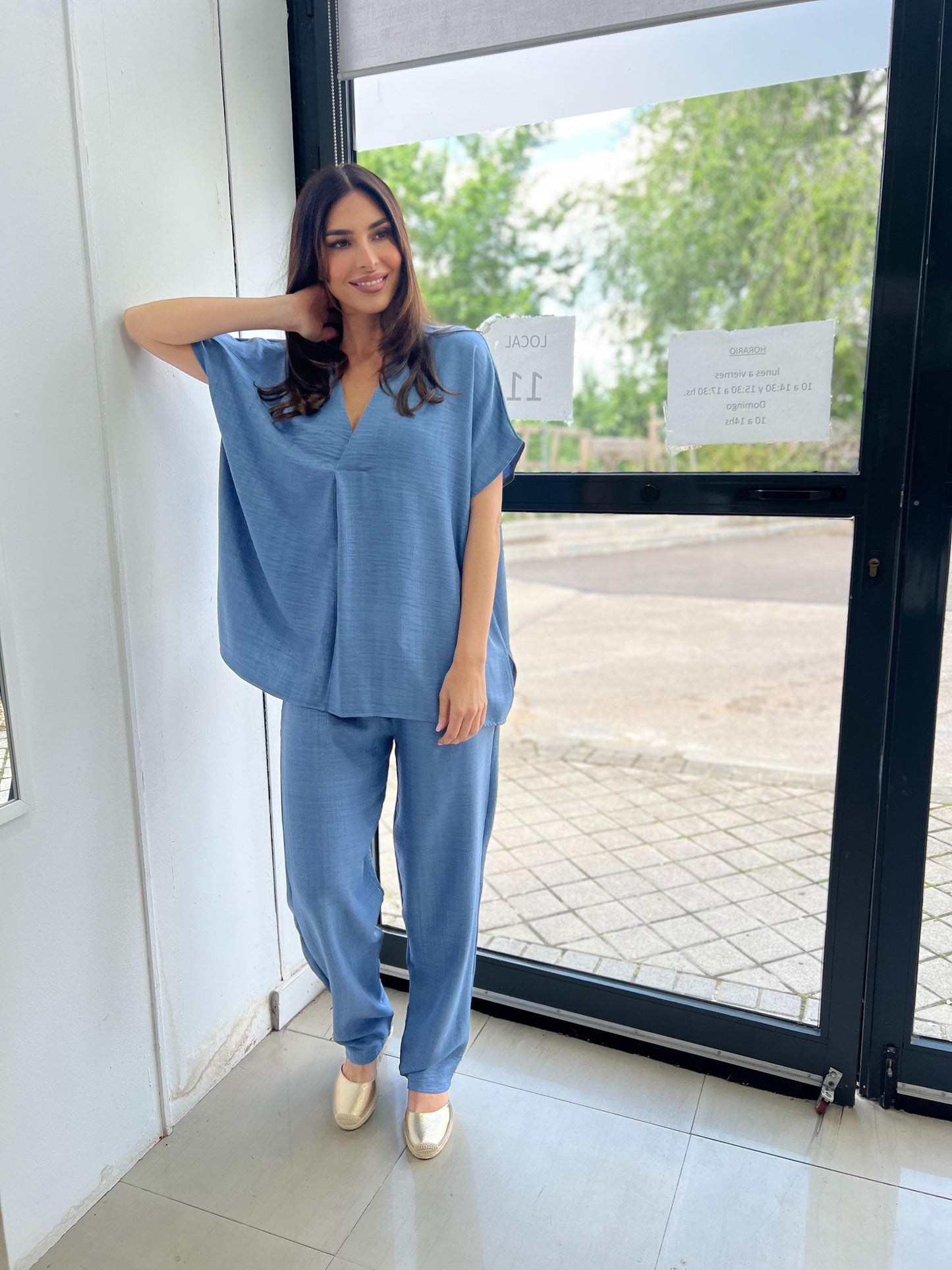 Conjunto túnica escote pico y pantalón en color jeans-1